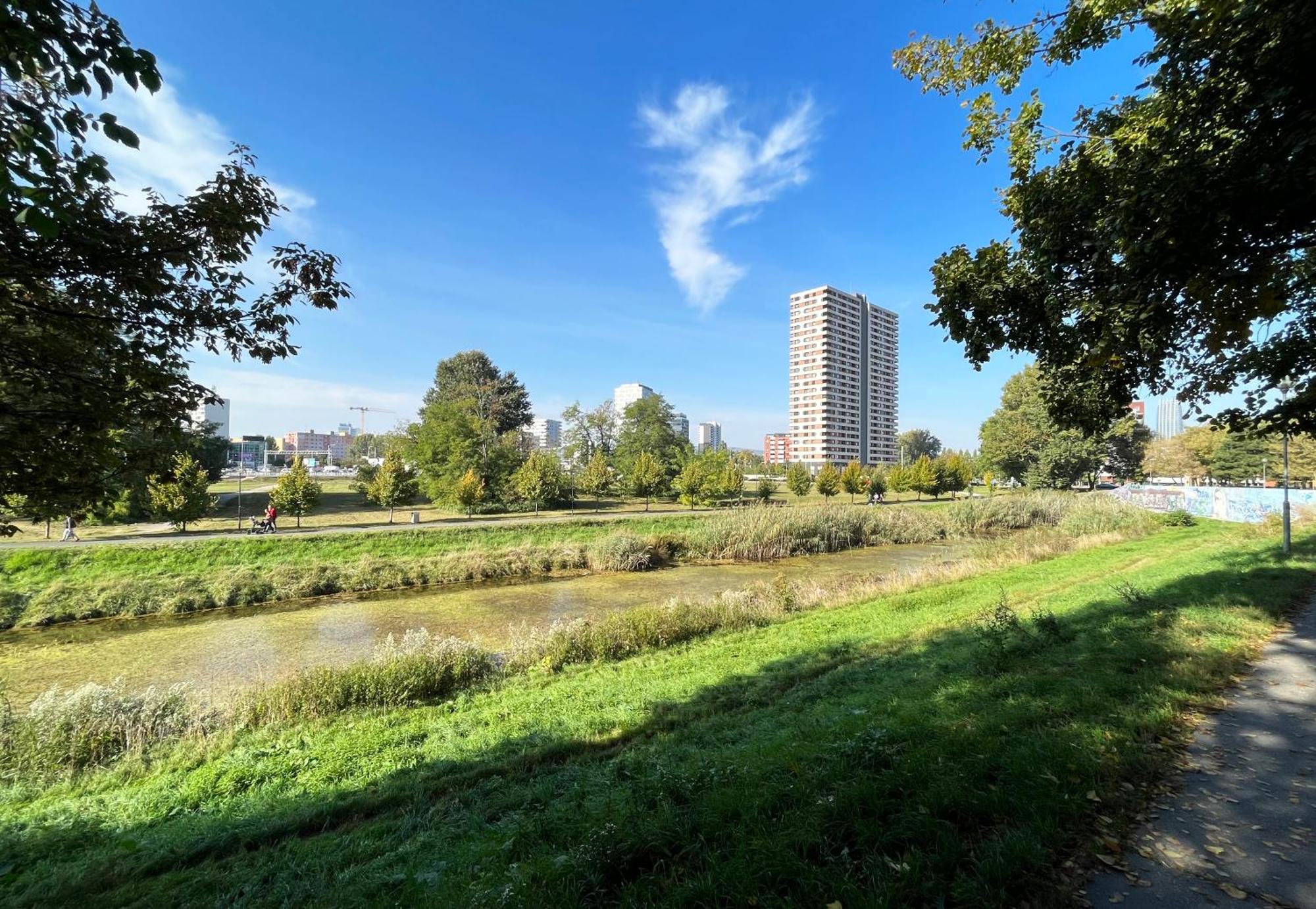 Air-Conditioned Studio, Close To City Centre & Tram Stop 브라티슬라바 외부 사진