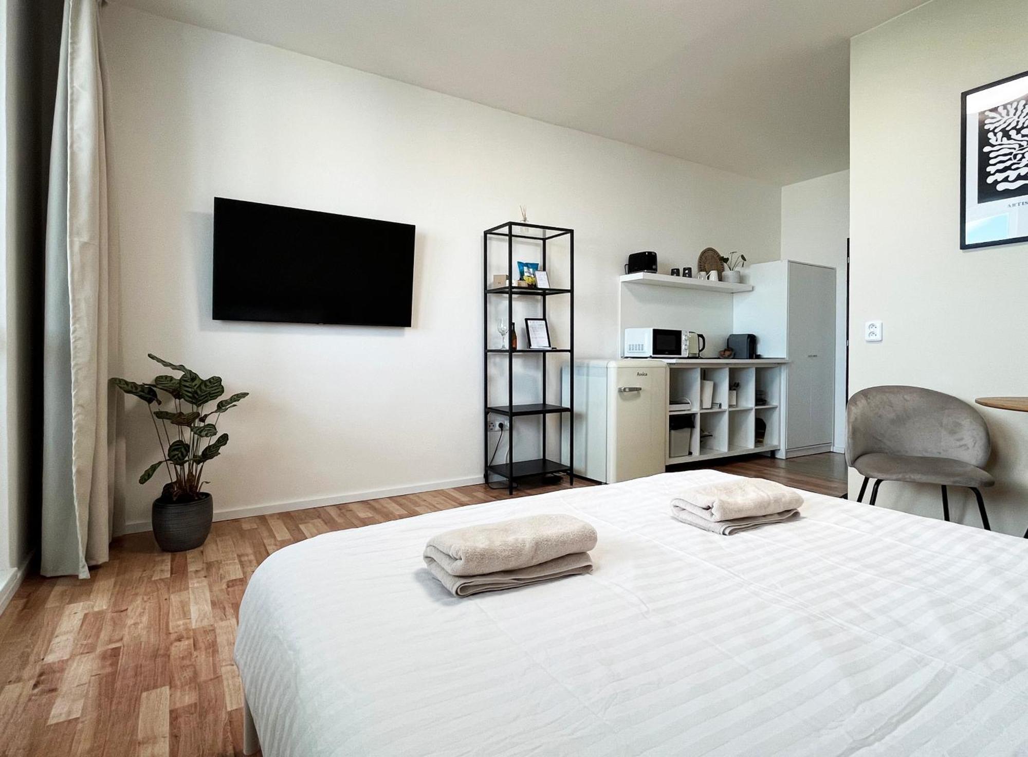 Air-Conditioned Studio, Close To City Centre & Tram Stop 브라티슬라바 외부 사진